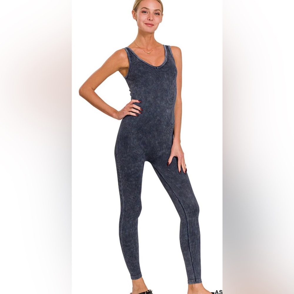 🔥🔥NWT Zenana Outfitters Ribbed Bodycon Jumpsuit in Distressed Black